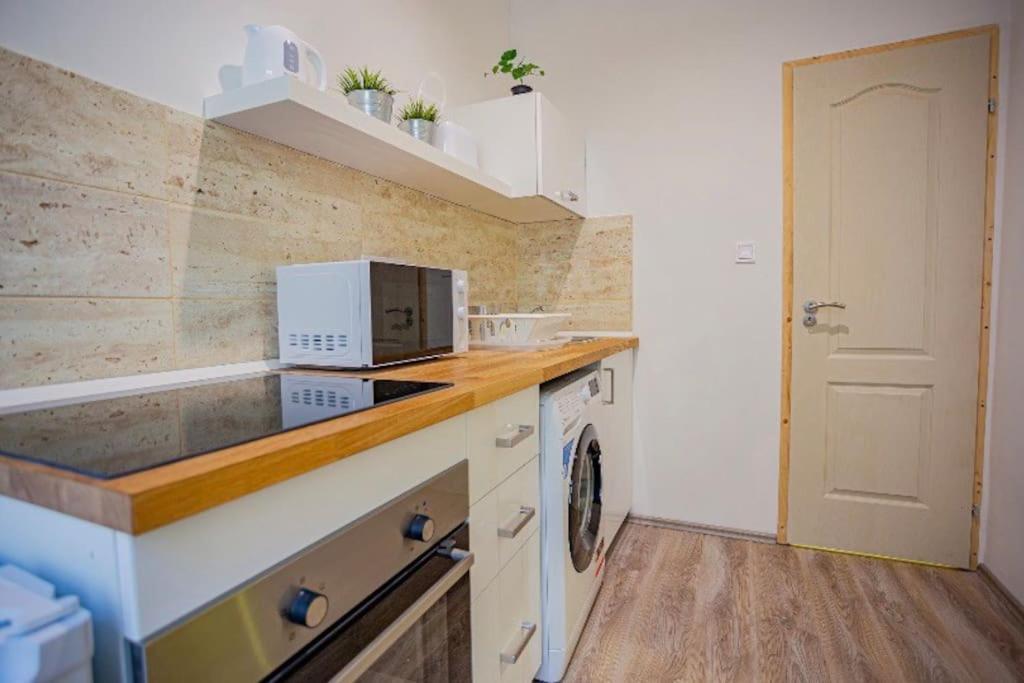 Cosy Flat In Akacfa Str., Aya Lejlighed Budapest Eksteriør billede